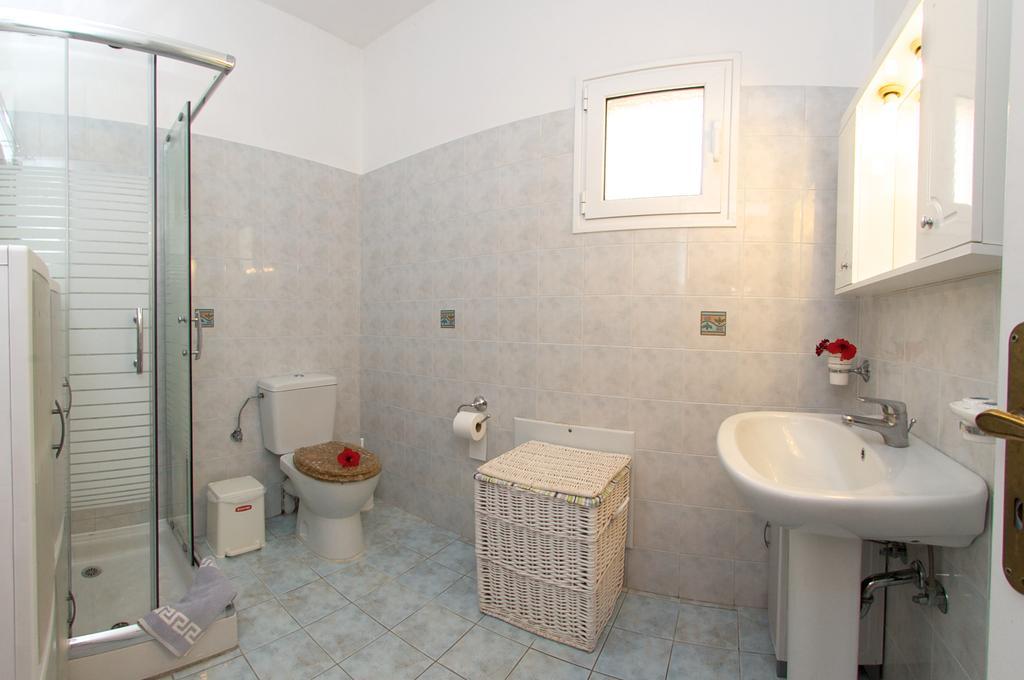 George Apartments Λουρδάτα Δωμάτιο φωτογραφία